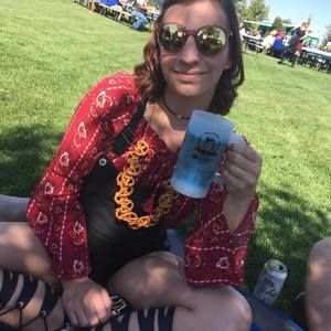 Meet your Posher, Dakota